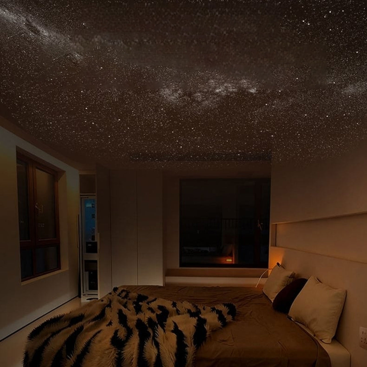 MJ01 .Star Projector Night Light, USB Touch, Eye-Friendly with Discs, Perfect Gift